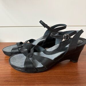 Clarks Artisan Collection Women's Black Leather Heel Sandals Comfort Shoes 8 M